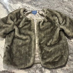 Simply Vera by Vera Wang faux fur short sleeve coat/shawl. Size small